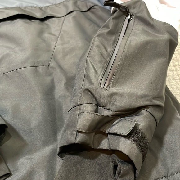 Mens Liquid GOLDEN JKT Pullover Snowboarding Coat Skiing Black/Charcoal Size M - Picture 11 of 16